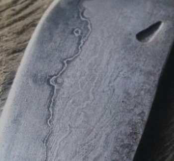 Photo du poinçon météorite appliqué sur un couteau